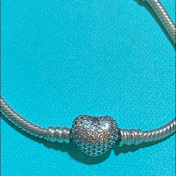 Pandora Bracelet with 6 charms - Picture 5 of 9